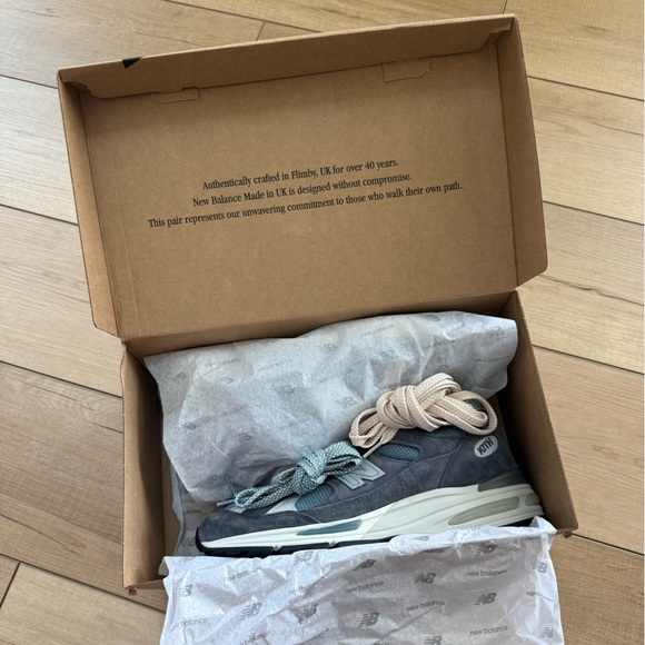New Balance x Kith 991 v2 Osaka Pack size 9.5 color Grey / Blue - Picture 15 of 15